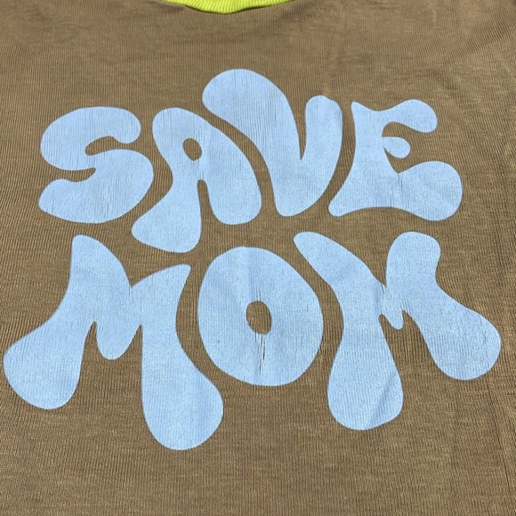 Mauve Purple 90s printed 'Save Mom' graphic cropped Tank Top - Picture 2 of 6